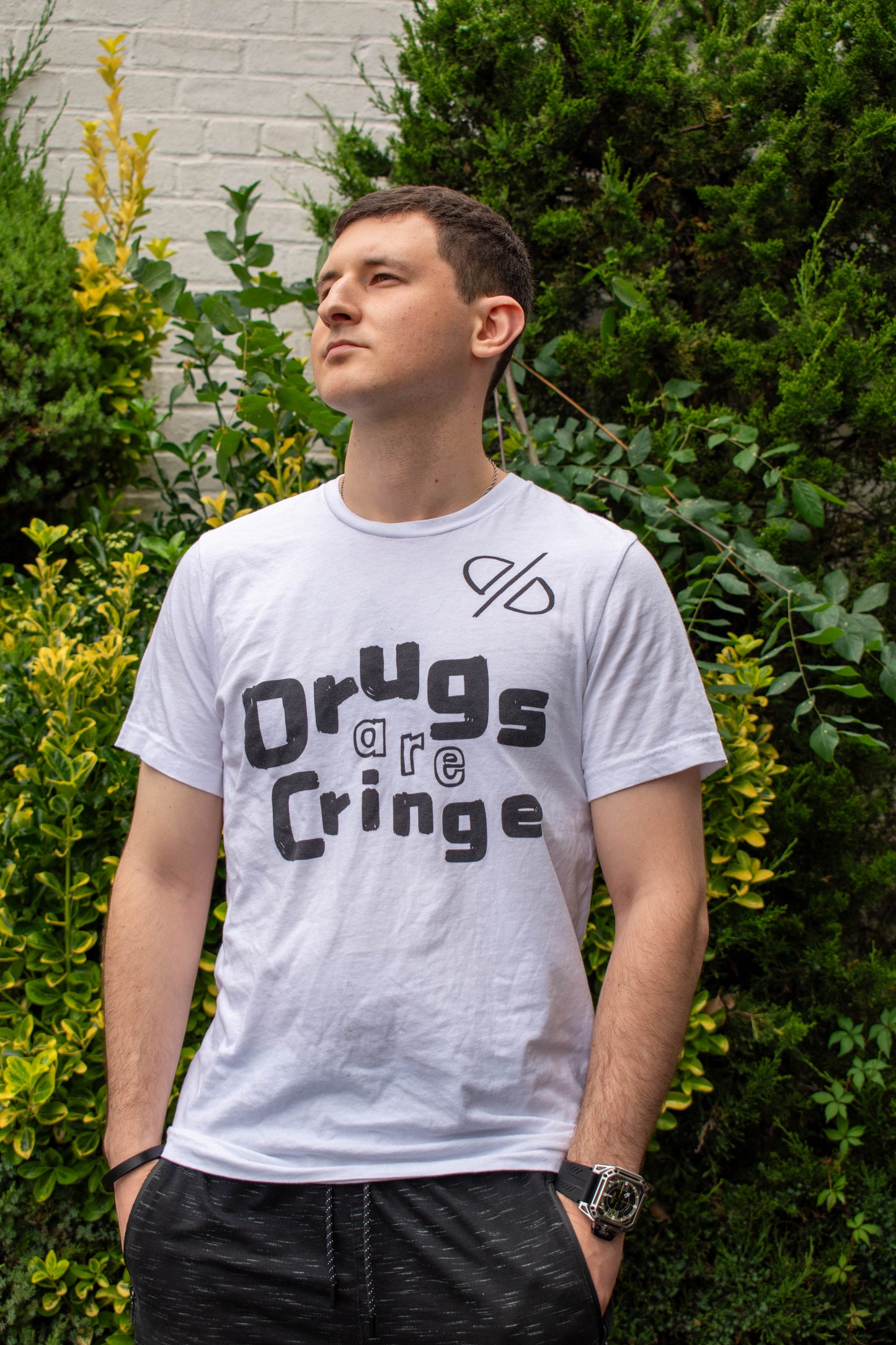 "Drugs are Cringe" T-Shirt
